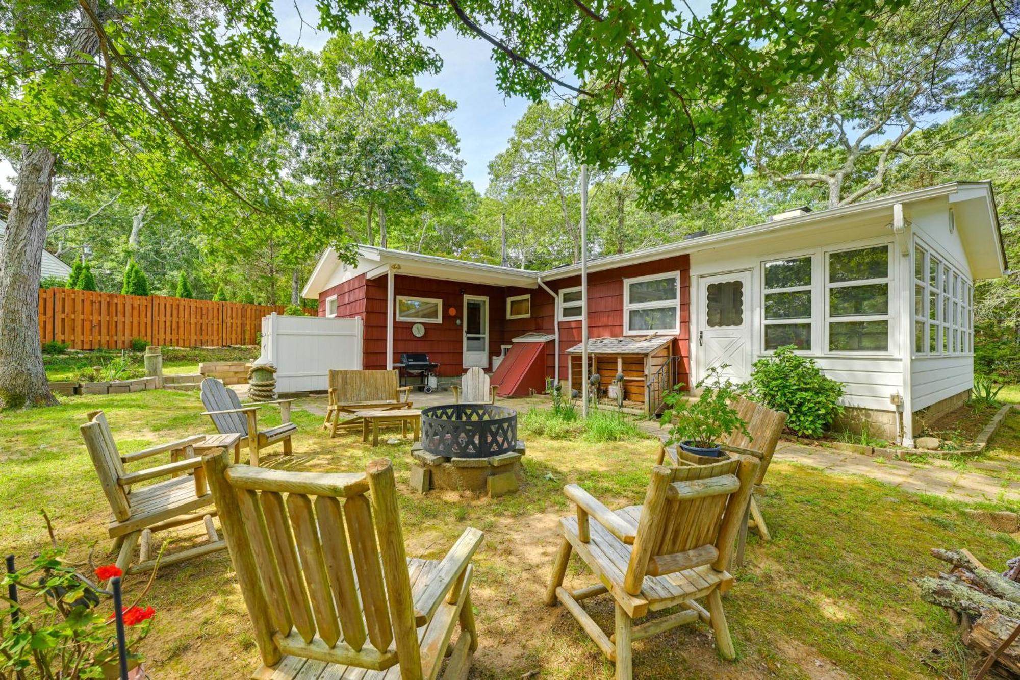 Home In Long Island Wine Country - Walk To Beach! Cutchogue Zewnętrze zdjęcie